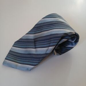 Men's Striped Blue Dress Tie - Elegant Navy & Light Blue